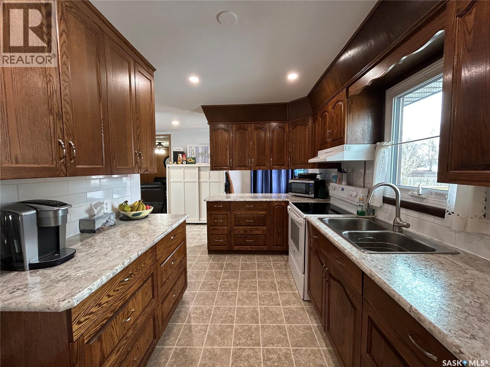 136 6th Street, Humboldt, Saskatchewan  S0K 2A0 - Photo 16 - SK033067