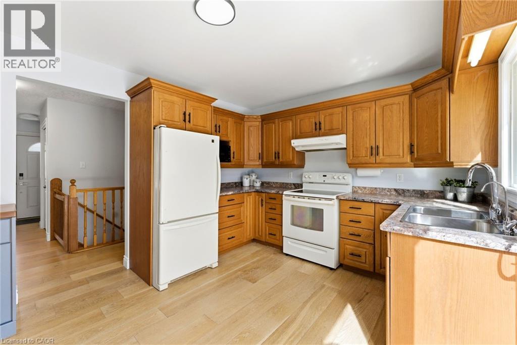 135 Stirling Macgregor Drive, Cambridge, Ontario  N1S 5A1 - Photo 7 - 40818711