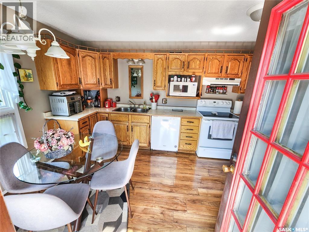 3069 Sherman Drive, Prince Albert, Saskatchewan  S6V 7H5 - Photo 12 - SK033103