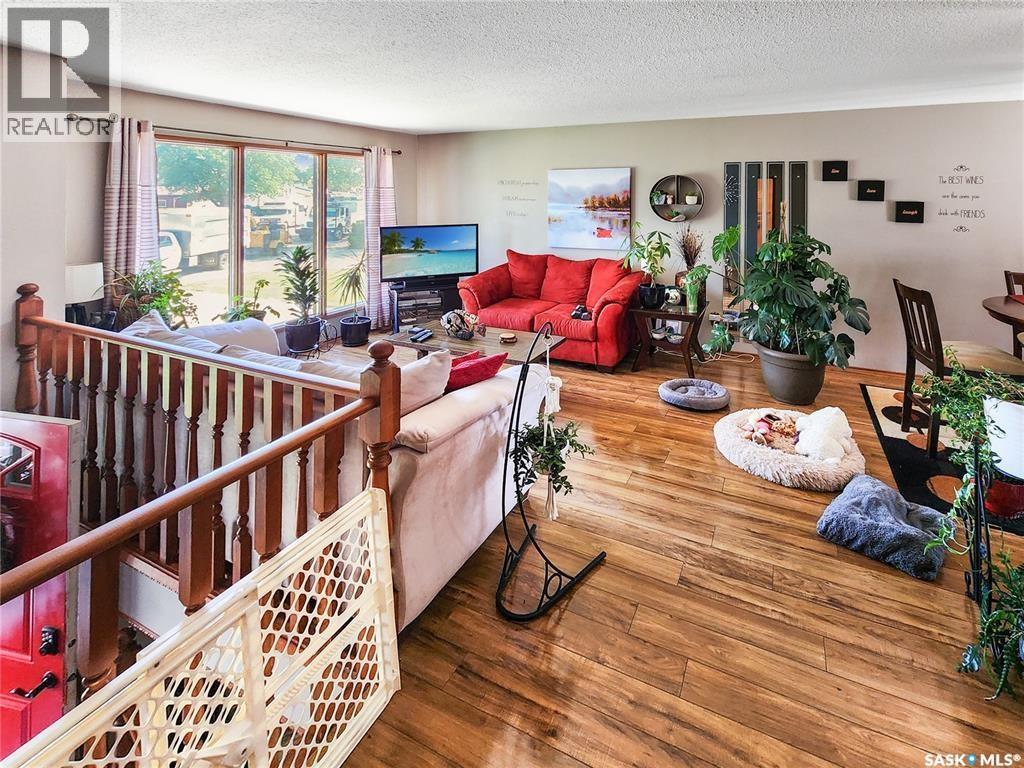 3069 Sherman Drive, Prince Albert, Saskatchewan  S6V 7H5 - Photo 9 - SK033103