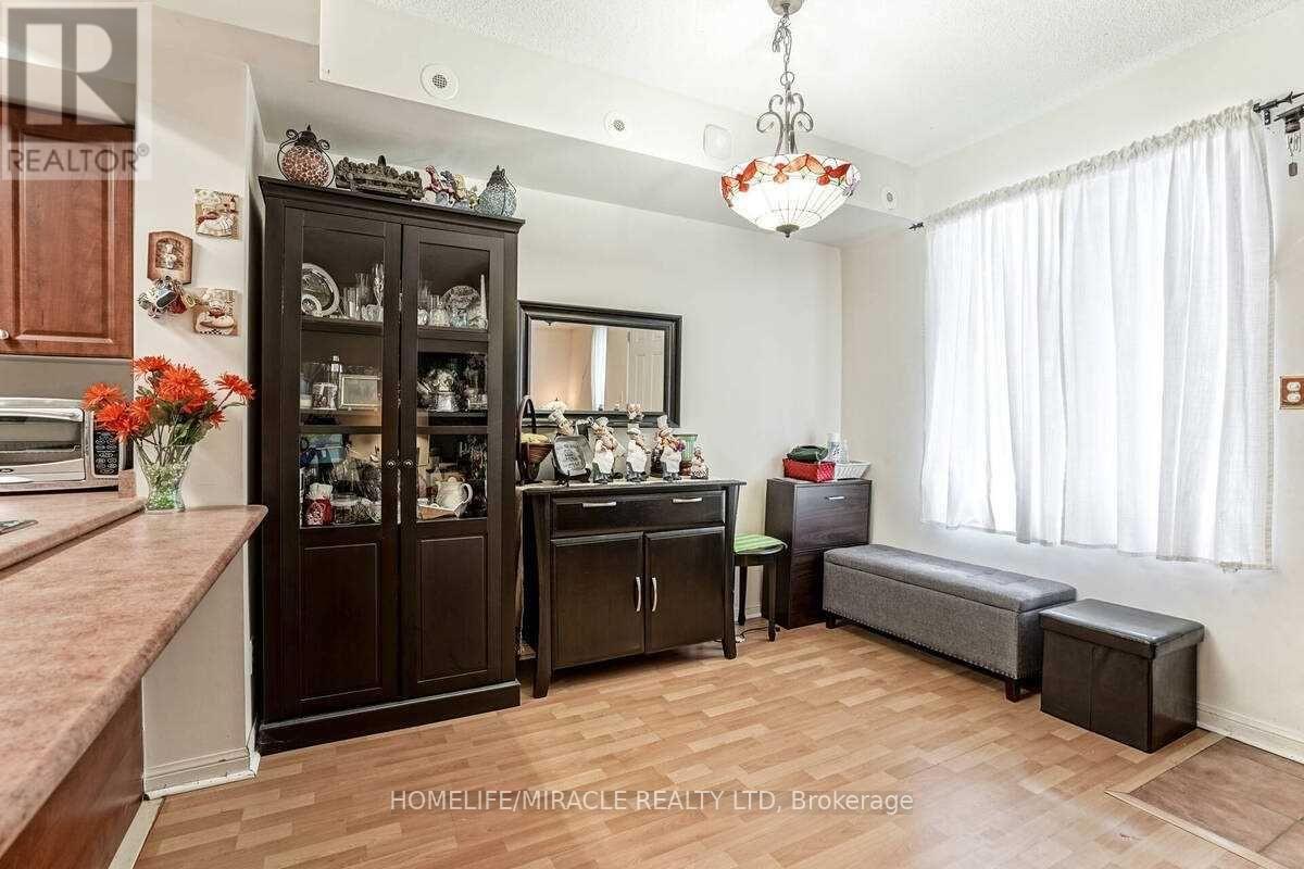 1024 - 3047 Finch Avenue W, Toronto, Ontario  M9M 0A5 - Photo 10 - W13008480