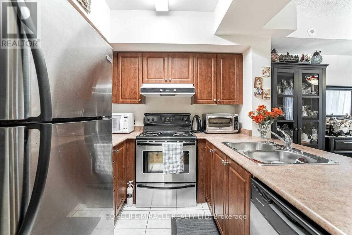 1024 - 3047 Finch Avenue W, Toronto, Ontario  M9M 0A5 - Photo 12 - W13008480