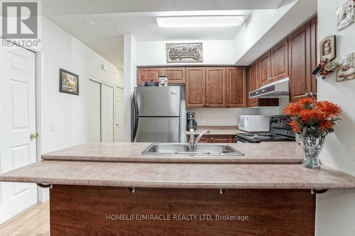 1024 - 3047 Finch Avenue W, Toronto, Ontario  M9M 0A5 - Photo 14 - W13008480