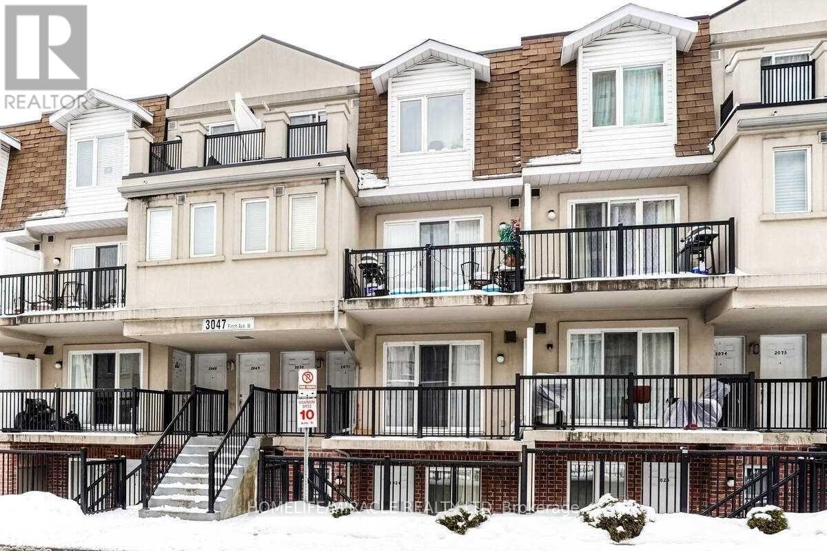 1024 - 3047 Finch Avenue W, Toronto, Ontario  M9M 0A5 - Photo 2 - W13008480