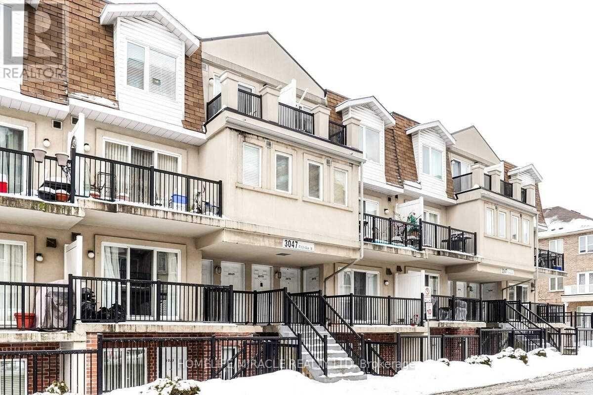 1024 - 3047 Finch Avenue W, Toronto, Ontario  M9M 0A5 - Photo 3 - W13008480