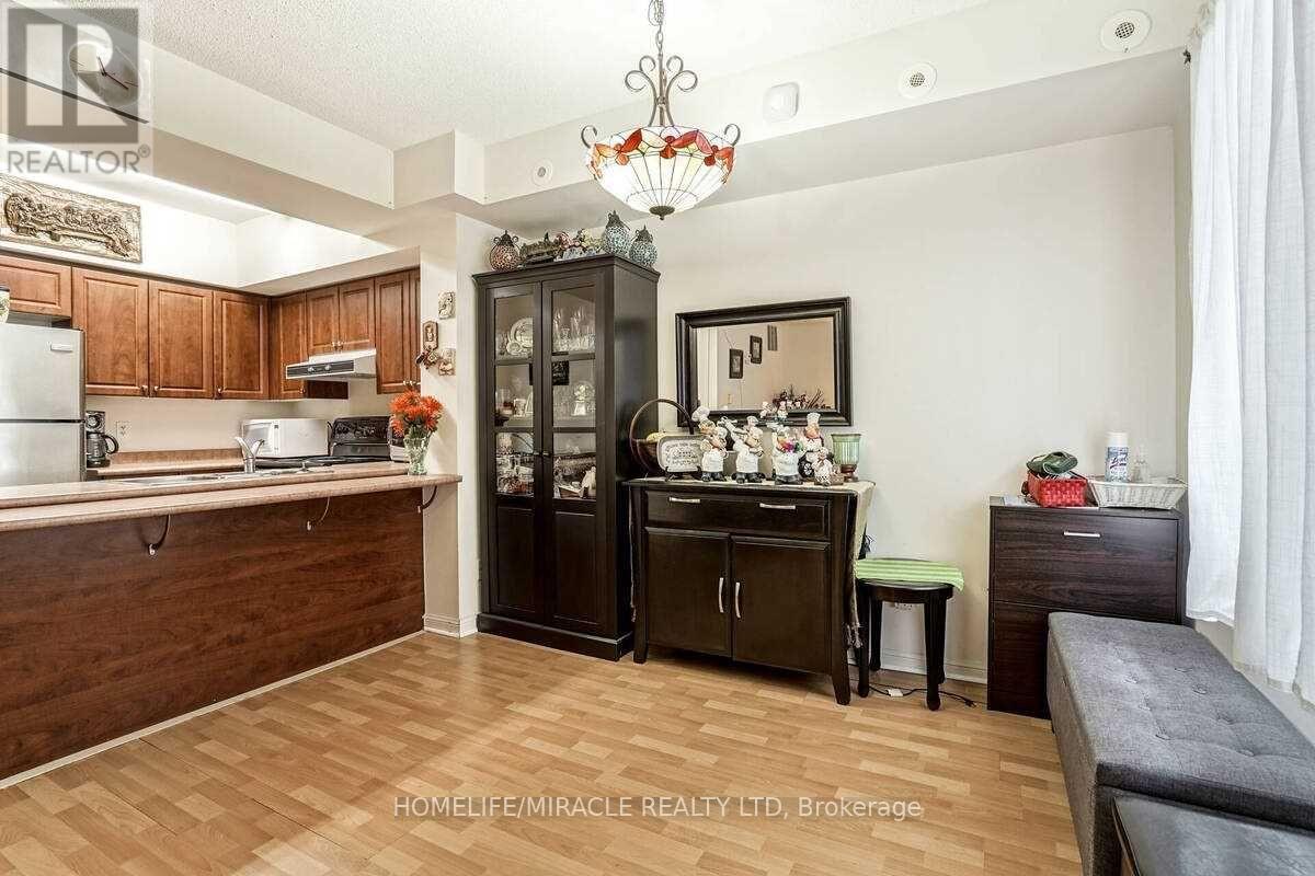 1024 - 3047 Finch Avenue W, Toronto, Ontario  M9M 0A5 - Photo 9 - W13008480