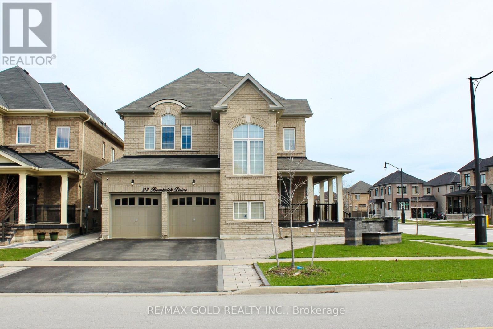 27 Brentwick Drive, Brampton, Ontario  L6X 5G1 - Photo 2 - W13008506