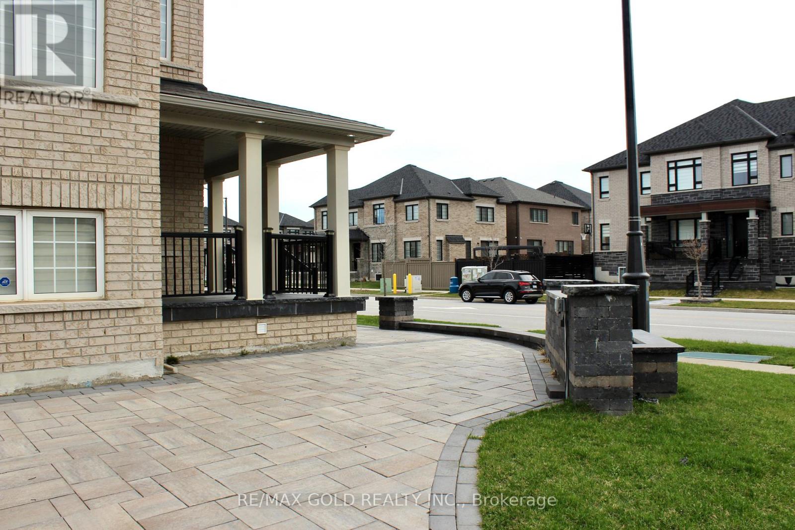 27 Brentwick Drive, Brampton, Ontario  L6X 5G1 - Photo 5 - W13008506