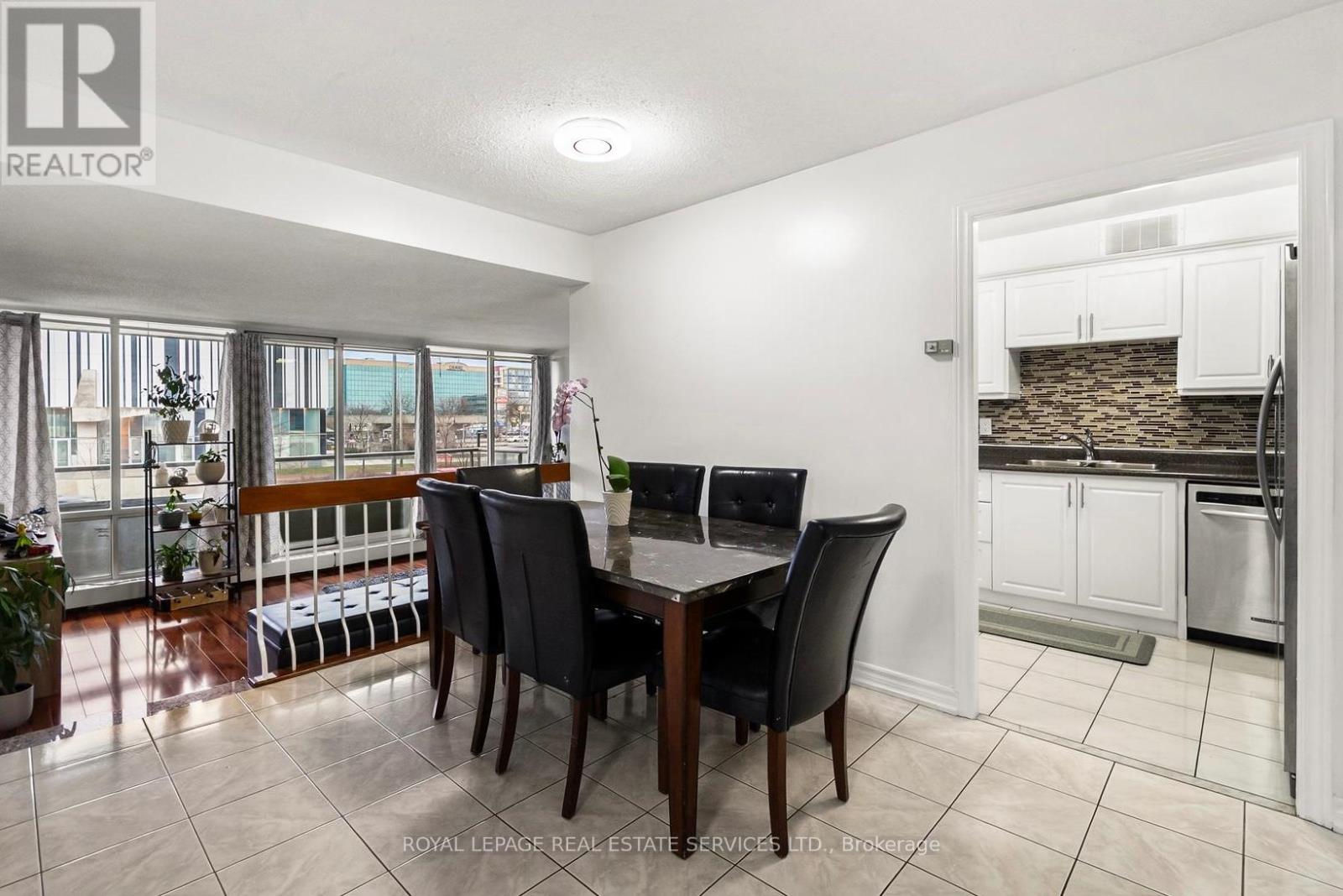 211 - 1 FOUR WINDS DRIVE, Toronto, Ontario