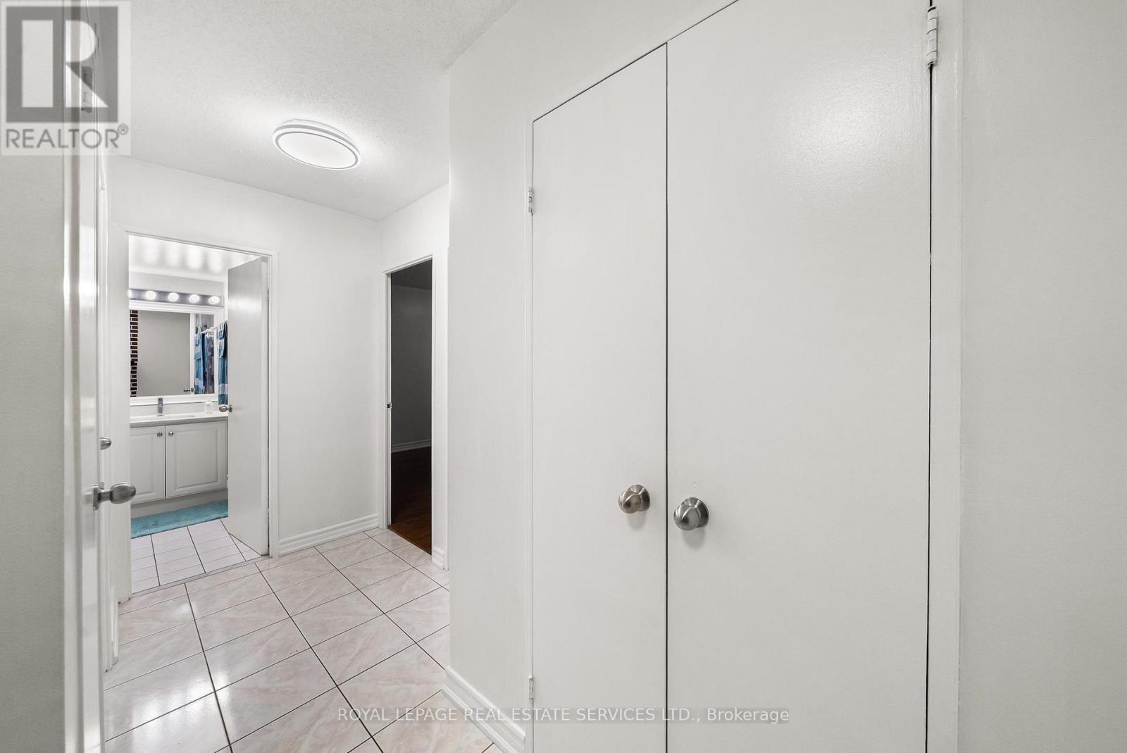 211 - 1 Four Winds Drive, Toronto, Ontario  M3J 2T1 - Photo 17 - W13008536