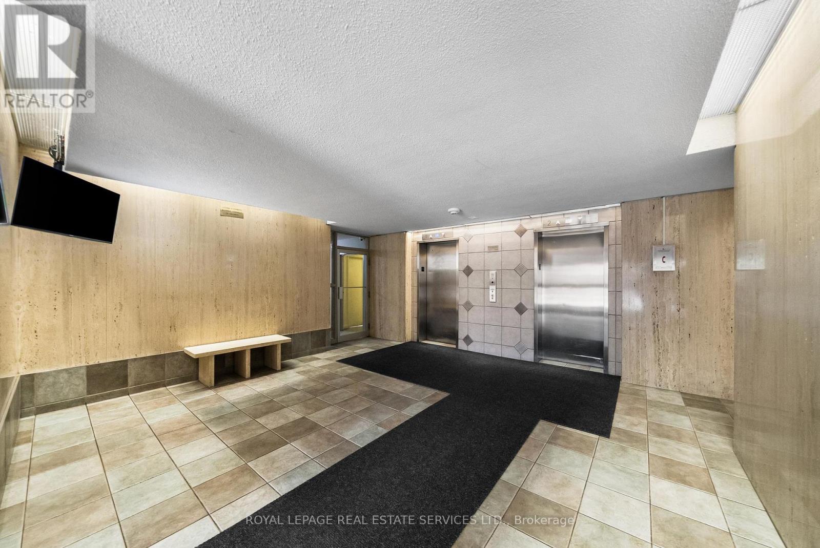 211 - 1 Four Winds Drive, Toronto, Ontario  M3J 2T1 - Photo 23 - W13008536