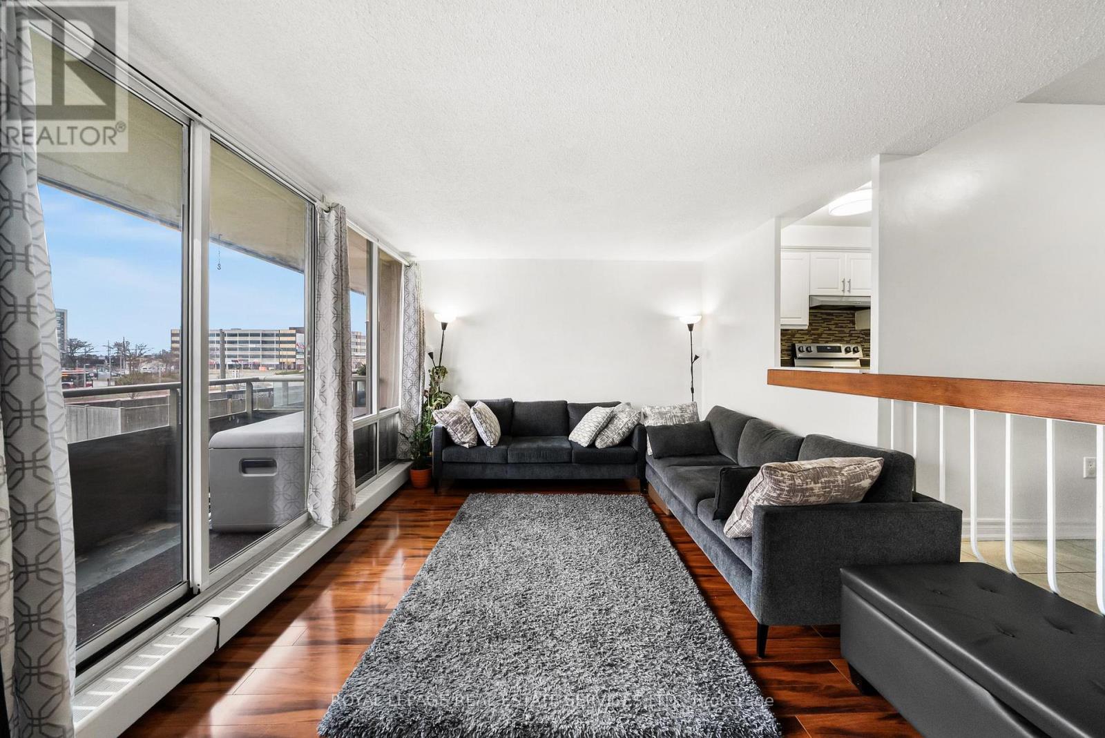 211 - 1 Four Winds Drive, Toronto, Ontario  M3J 2T1 - Photo 5 - W13008536