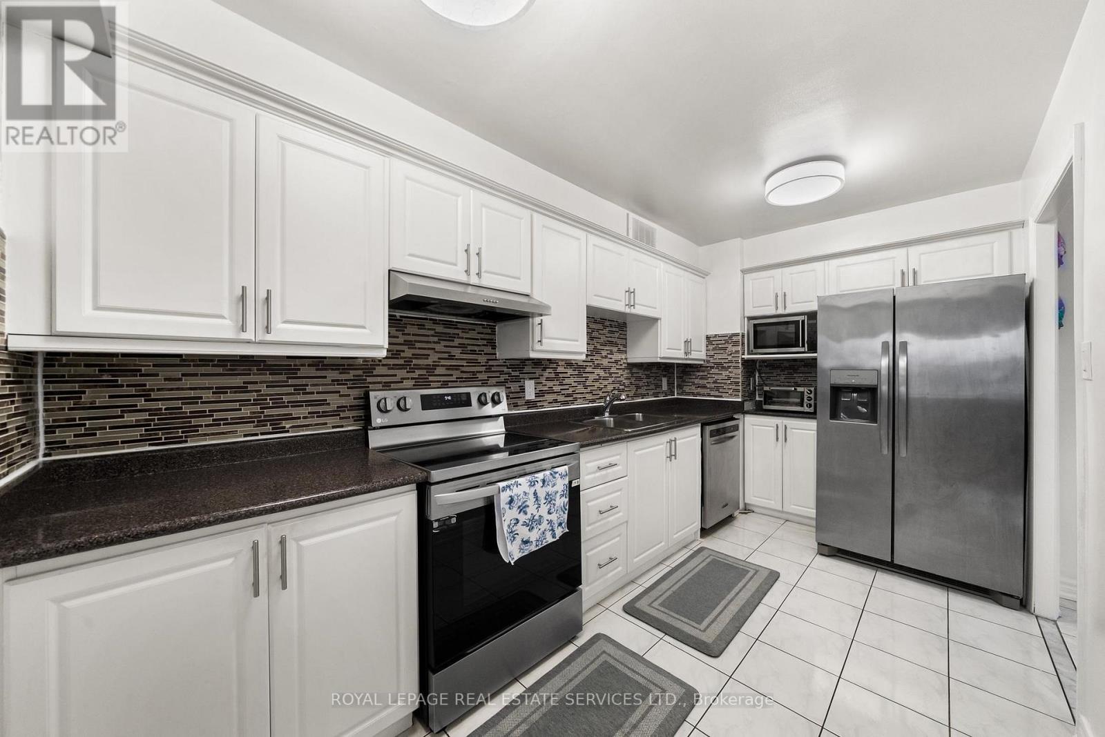 211 - 1 Four Winds Drive, Toronto, Ontario  M3J 2T1 - Photo 8 - W13008536