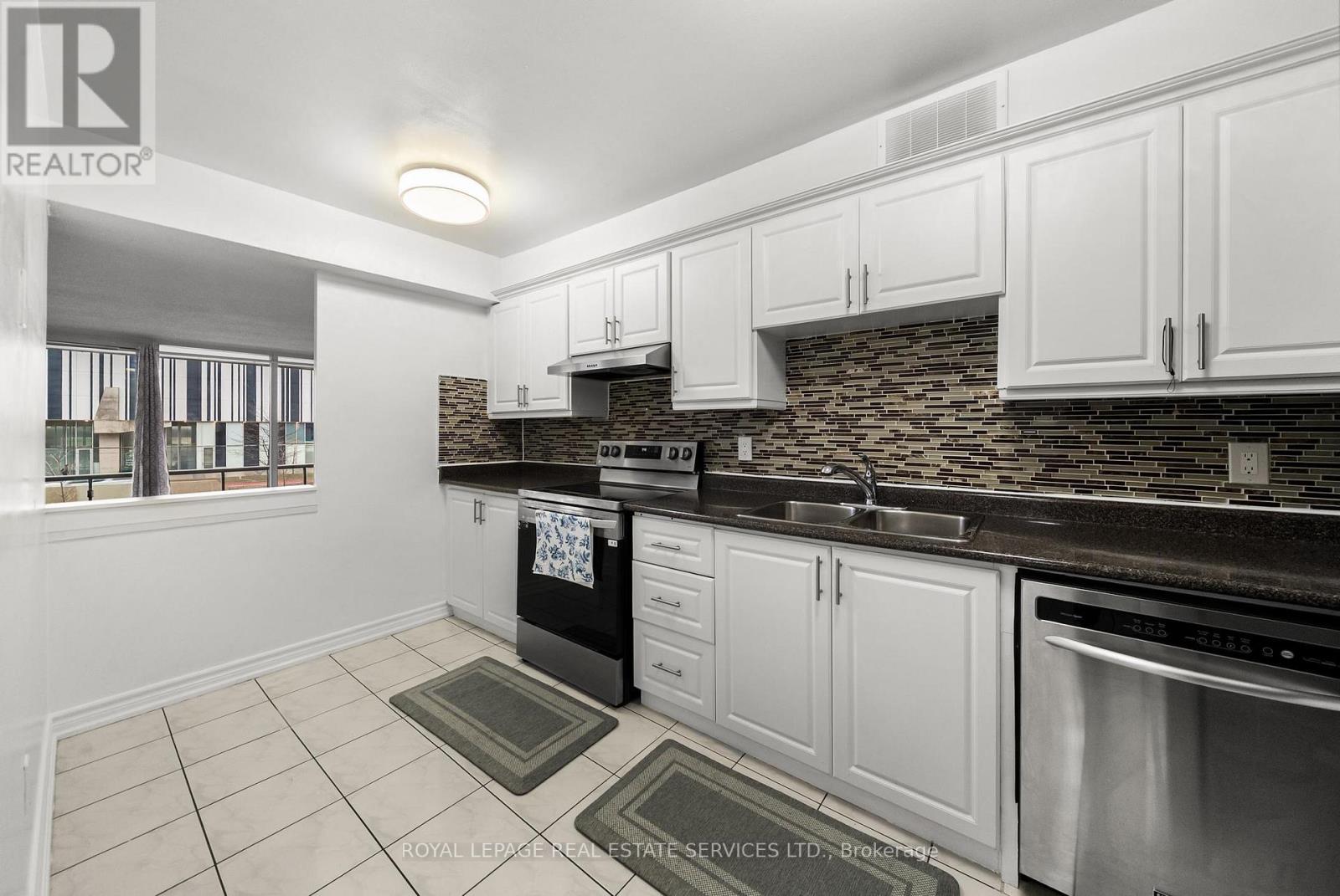 211 - 1 Four Winds Drive, Toronto, Ontario  M3J 2T1 - Photo 9 - W13008536