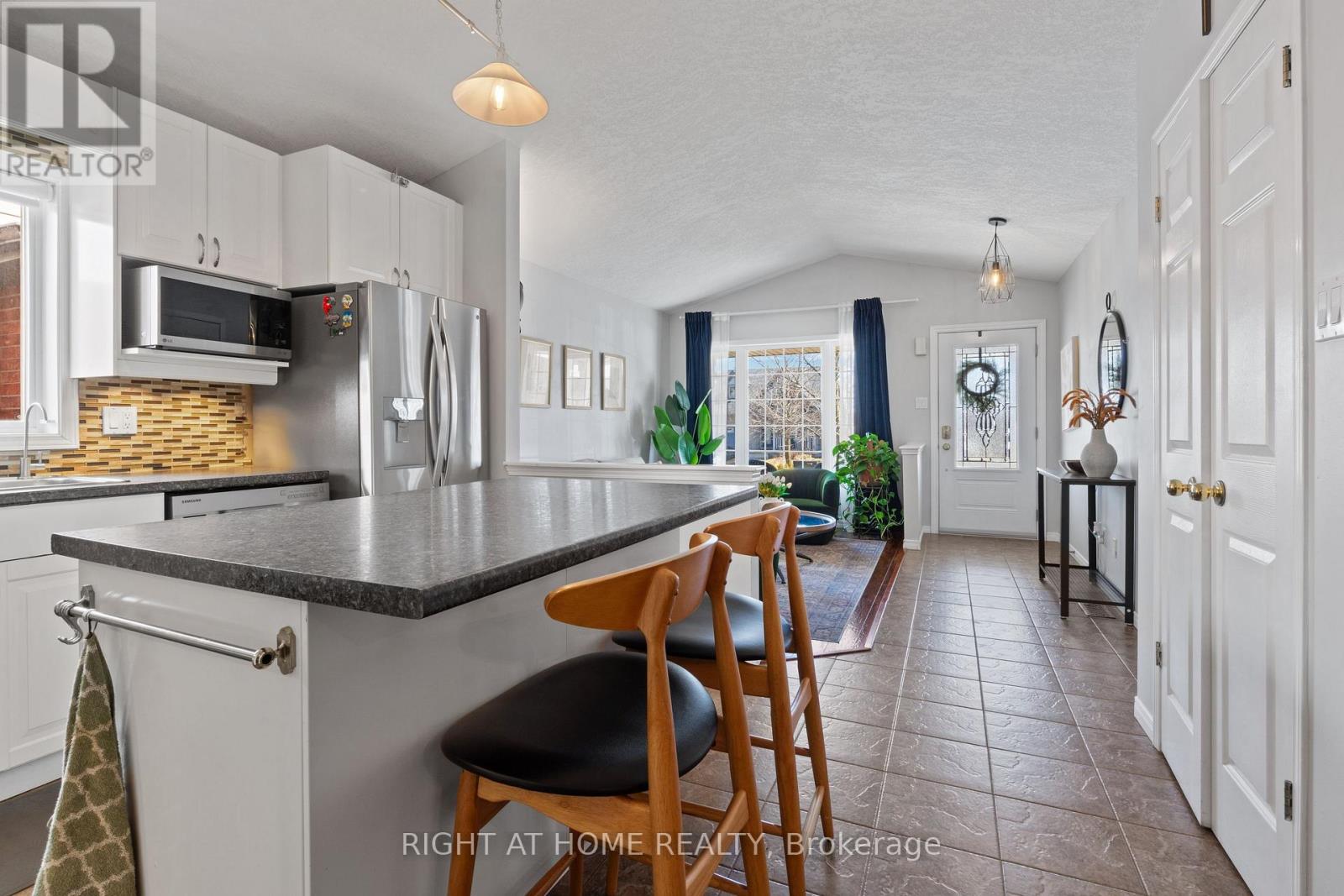 15 Settlers Road, Orangeville, Ontario  L9W 5E3 - Photo 10 - W13008538