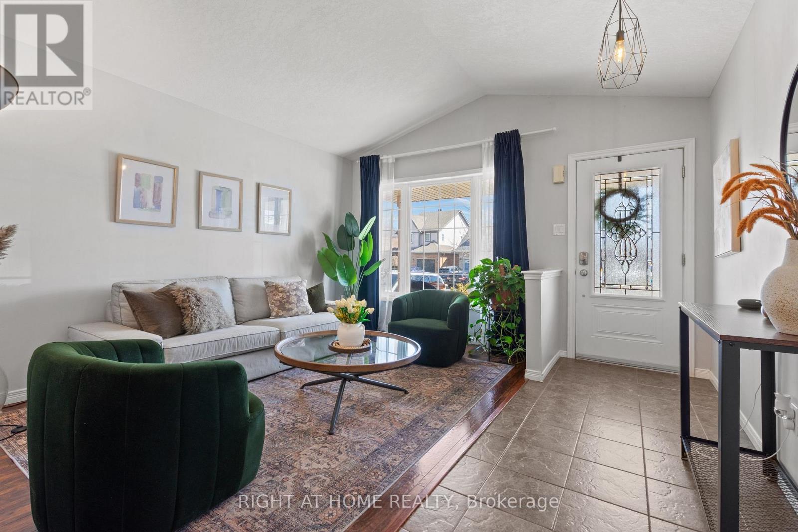 15 Settlers Road, Orangeville, Ontario  L9W 5E3 - Photo 5 - W13008538