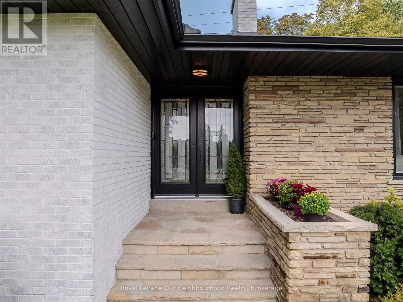 1253 Melton Drive, Mississauga, Ontario  L4Y 1L6 - Photo 6 - W13008582