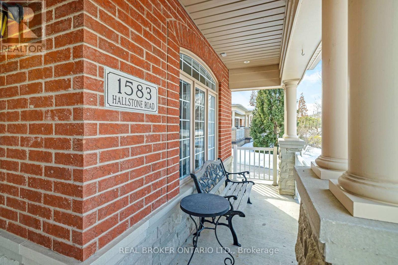 1583 Hallstone Road, Brampton, Ontario  L6Y 5K8 - Photo 4 - W13008622