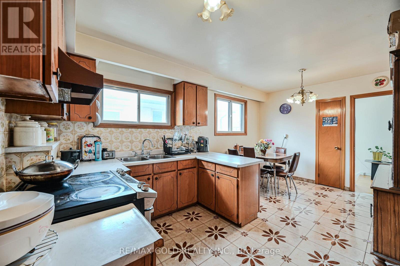 7282 Shallford Road, Mississauga, Ontario  L4T 2P7 - Photo 17 - W13008644