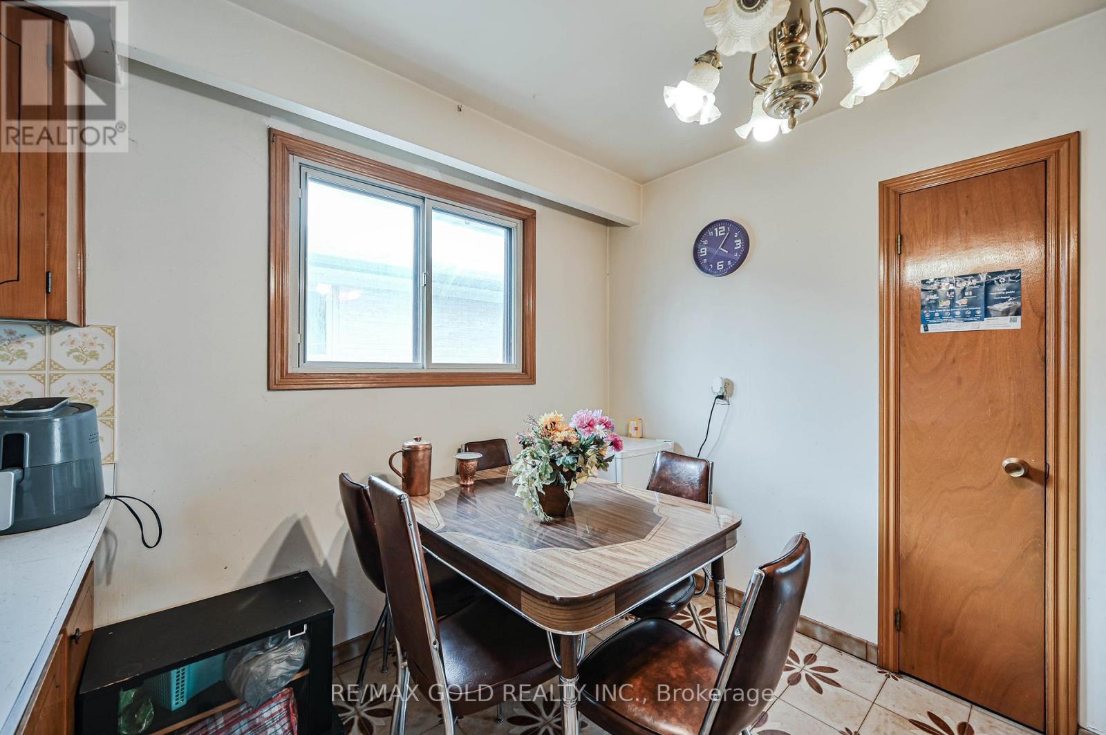 7282 Shallford Road, Mississauga, Ontario  L4T 2P7 - Photo 18 - W13008644