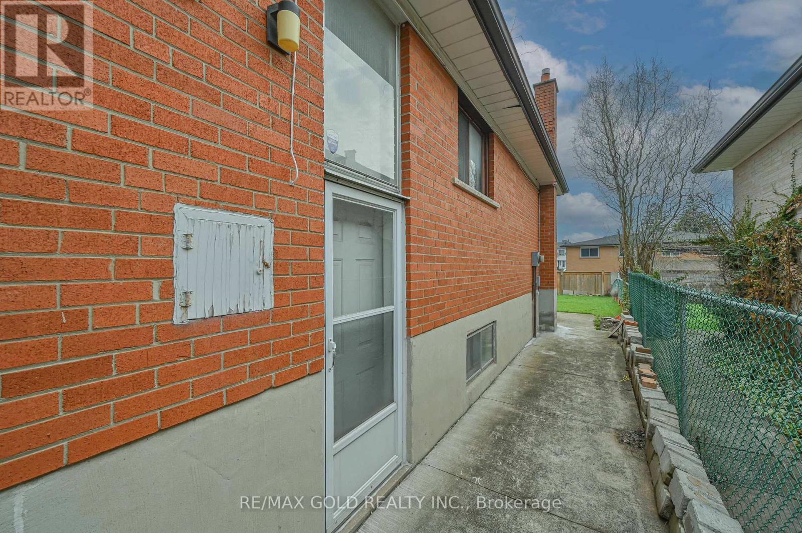 7282 Shallford Road, Mississauga, Ontario  L4T 2P7 - Photo 44 - W13008644