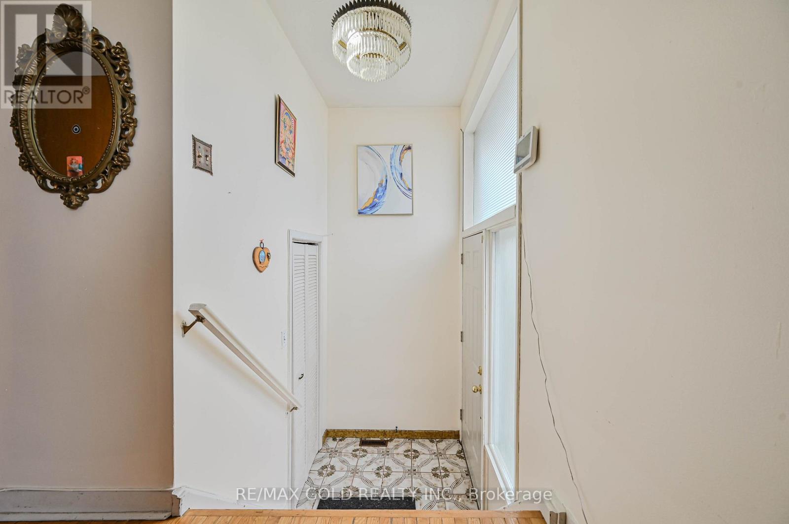 7282 Shallford Road, Mississauga, Ontario  L4T 2P7 - Photo 5 - W13008644