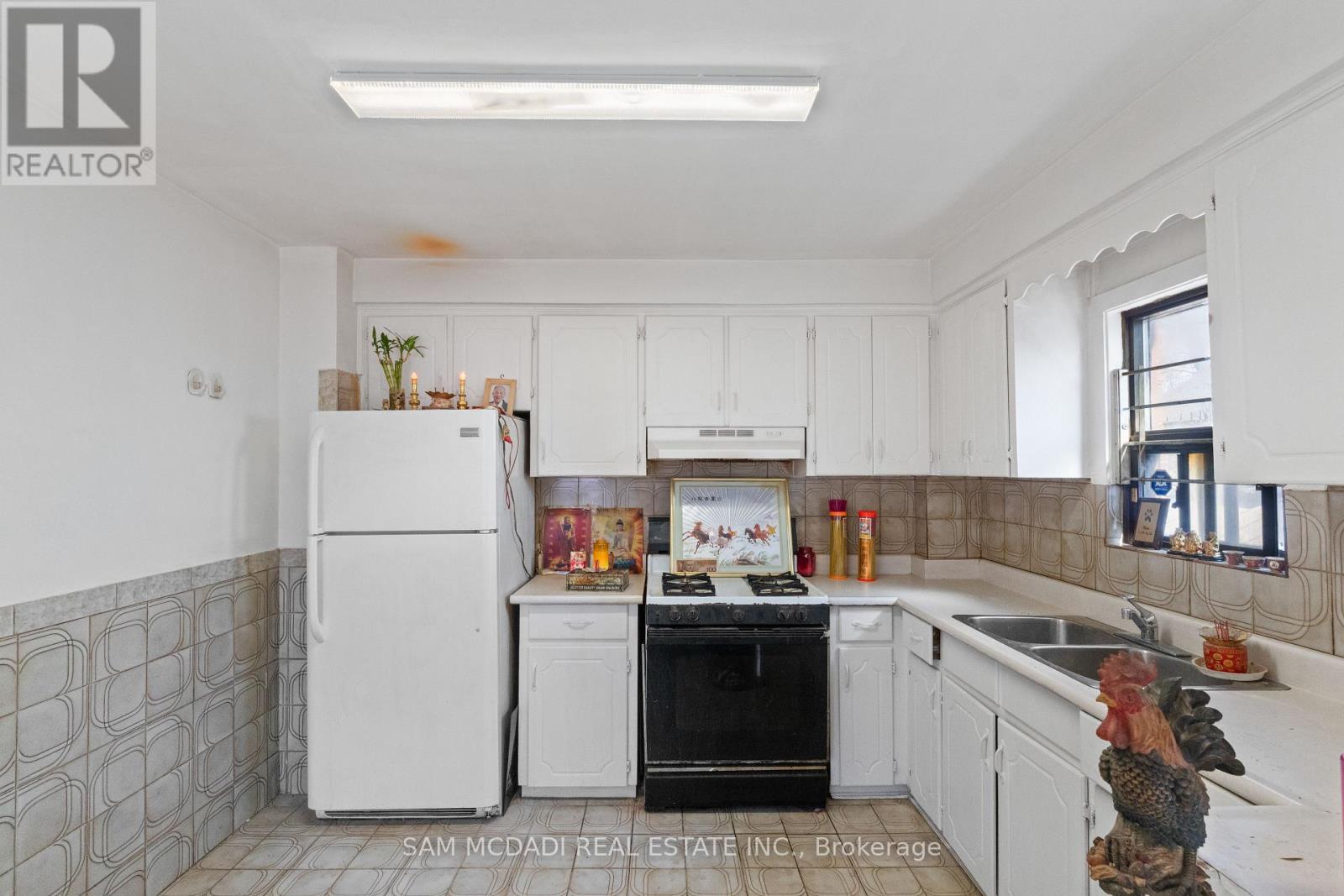 87 Dynevor Road, Toronto, Ontario  M6E 3X3 - Photo 13 - W13008654