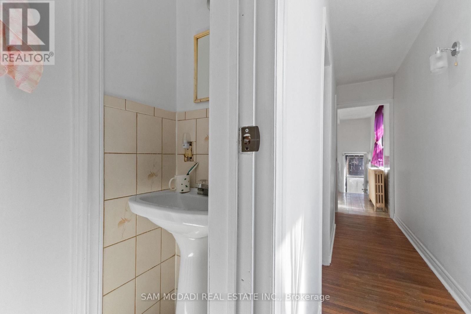 87 Dynevor Road, Toronto, Ontario  M6E 3X3 - Photo 14 - W13008654