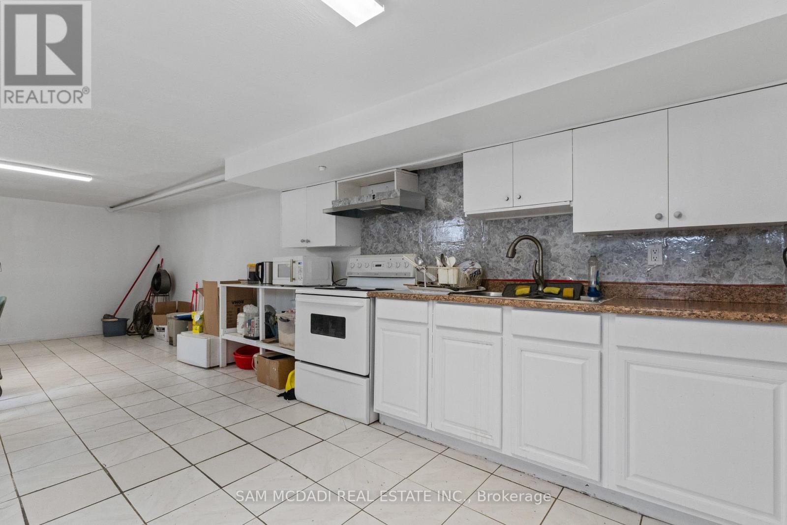 87 Dynevor Road, Toronto, Ontario  M6E 3X3 - Photo 18 - W13008654