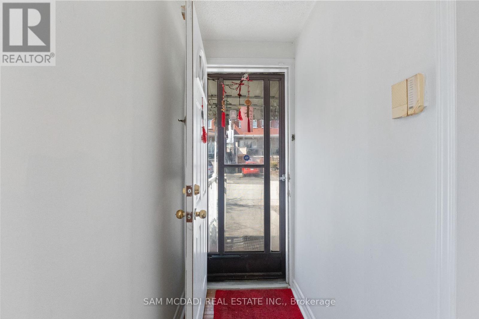 87 Dynevor Road, Toronto, Ontario  M6E 3X3 - Photo 5 - W13008654