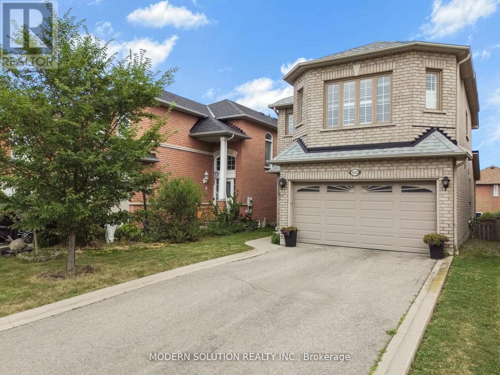 552 Wildgrass Road, Mississauga, Ontario  L5B 4H7 - Photo 4 - W13008658