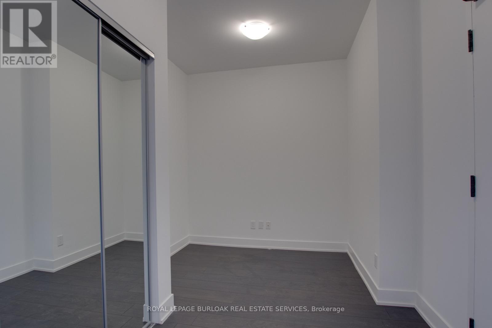 701 - 2481 Taunton Road, Oakville, Ontario  L6H 0G3 - Photo 2 - W13008684