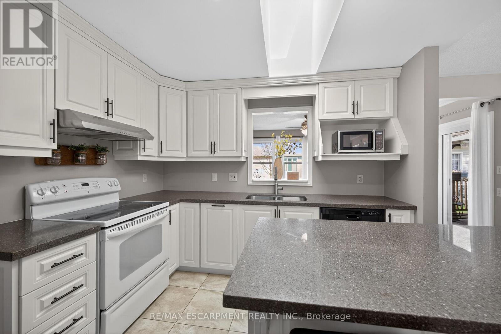 232 Silverbirch Boulevard, Hamilton, Ontario  L0R 1W0 - Photo 14 - X13008720