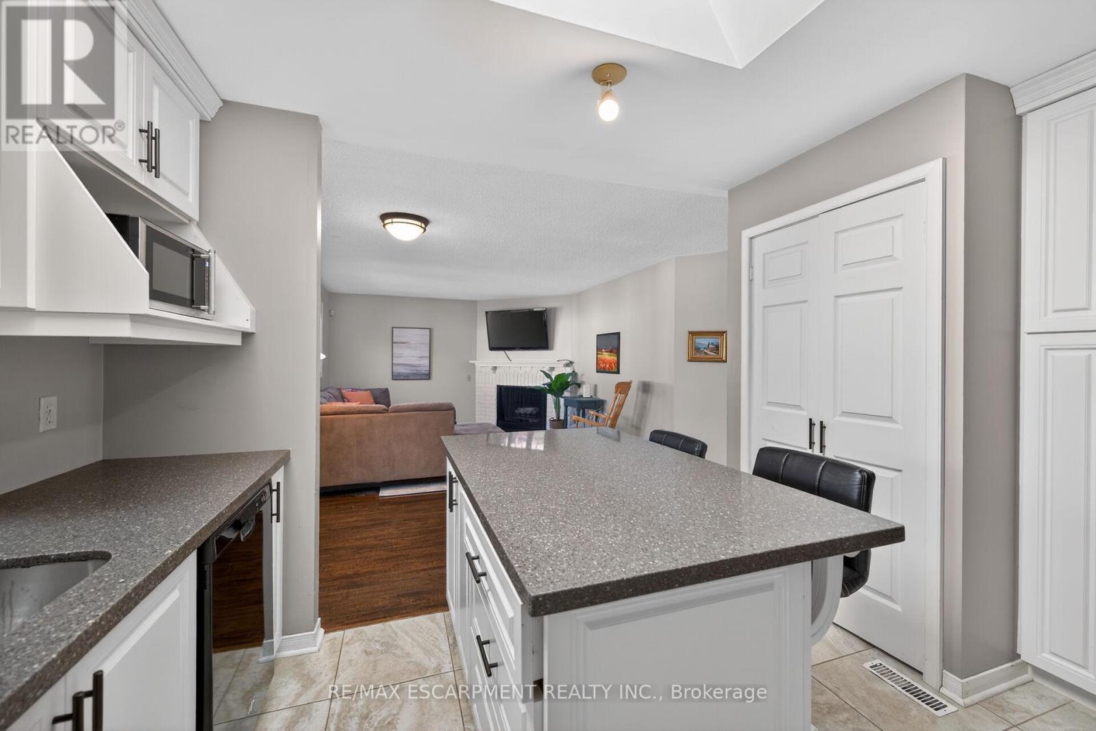 232 Silverbirch Boulevard, Hamilton, Ontario  L0R 1W0 - Photo 15 - X13008720