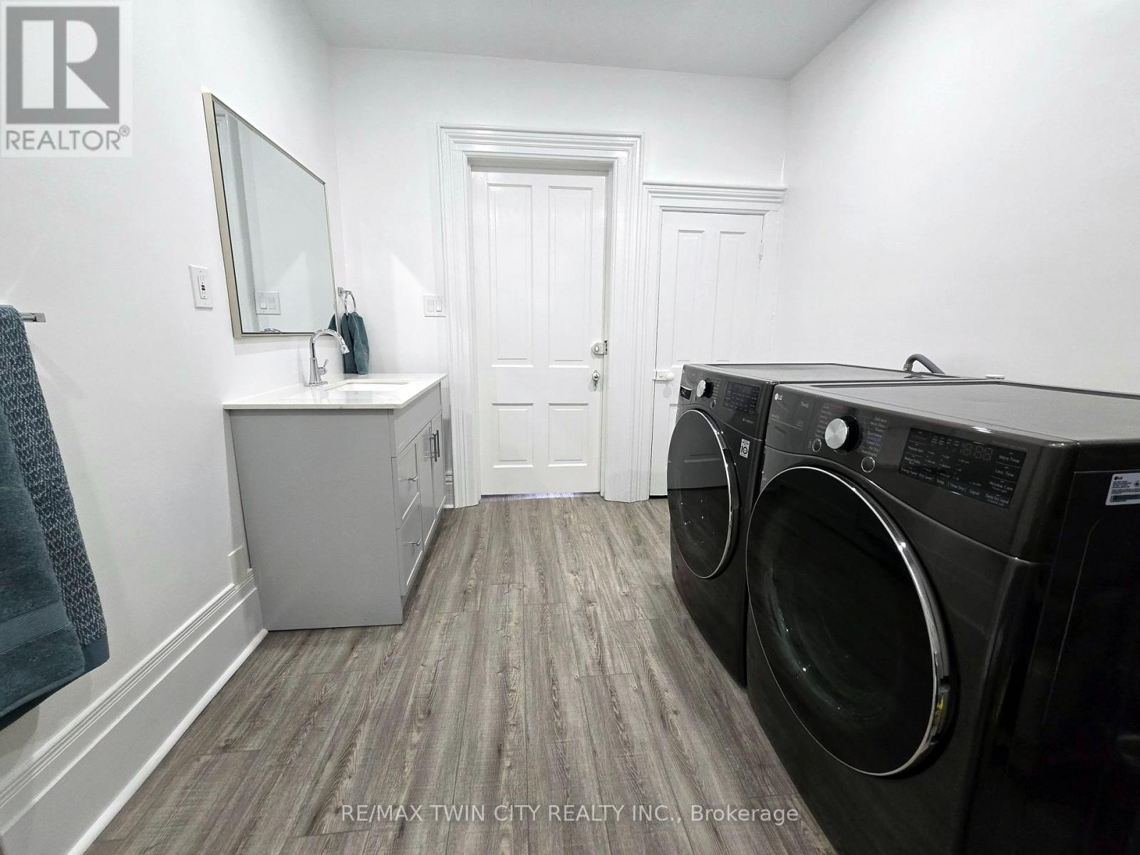 12 Pearl Street, Brantford, Ontario  N3T 3N4 - Photo 19 - X13008732