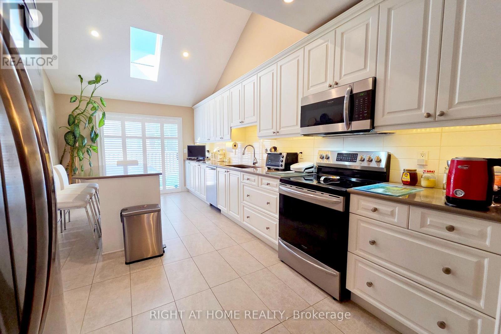 174 Riverwalk Place, Guelph/eramosa, Ontario  N0B 2K0 - Photo 10 - X13008756