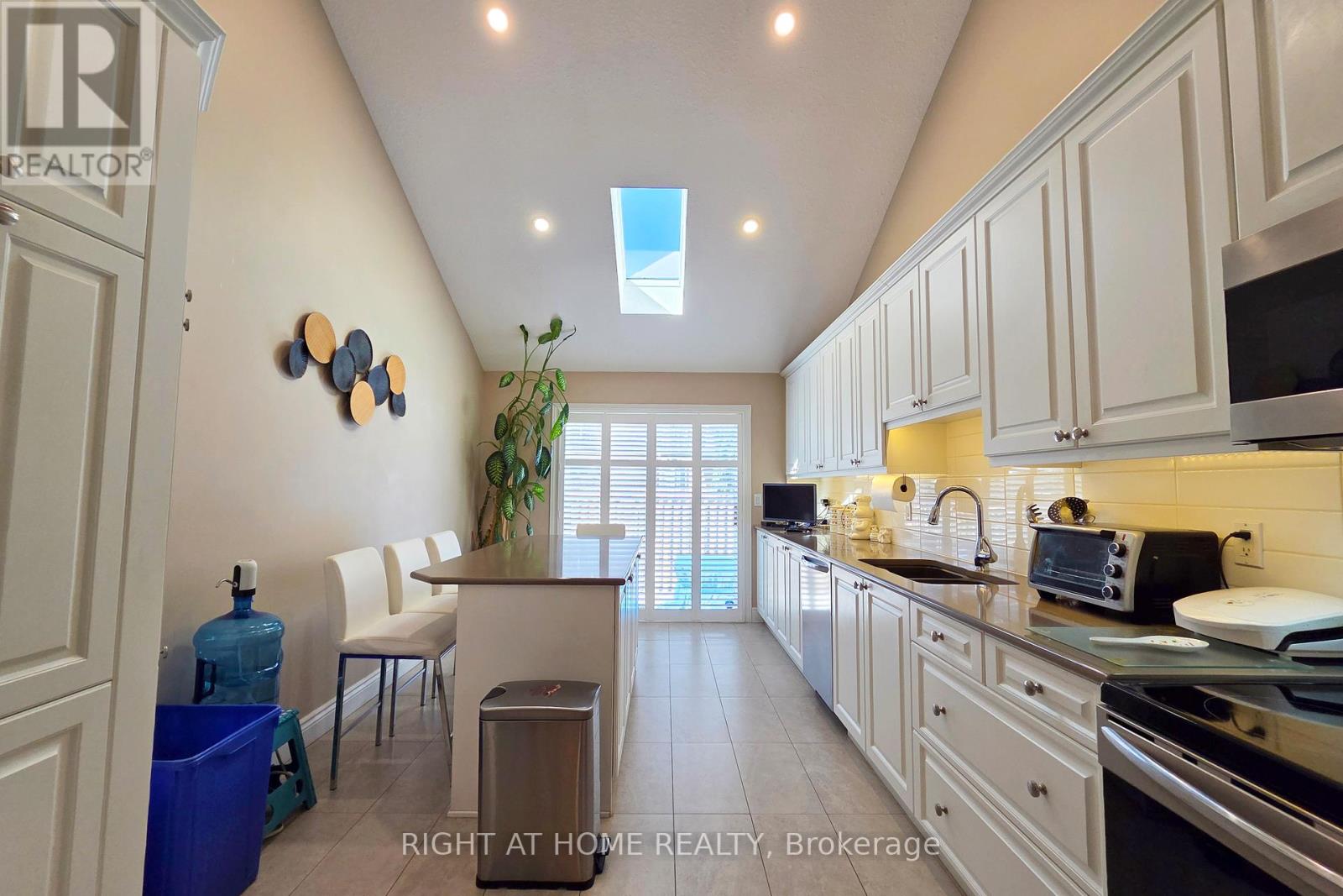 174 Riverwalk Place, Guelph/eramosa, Ontario  N0B 2K0 - Photo 11 - X13008756