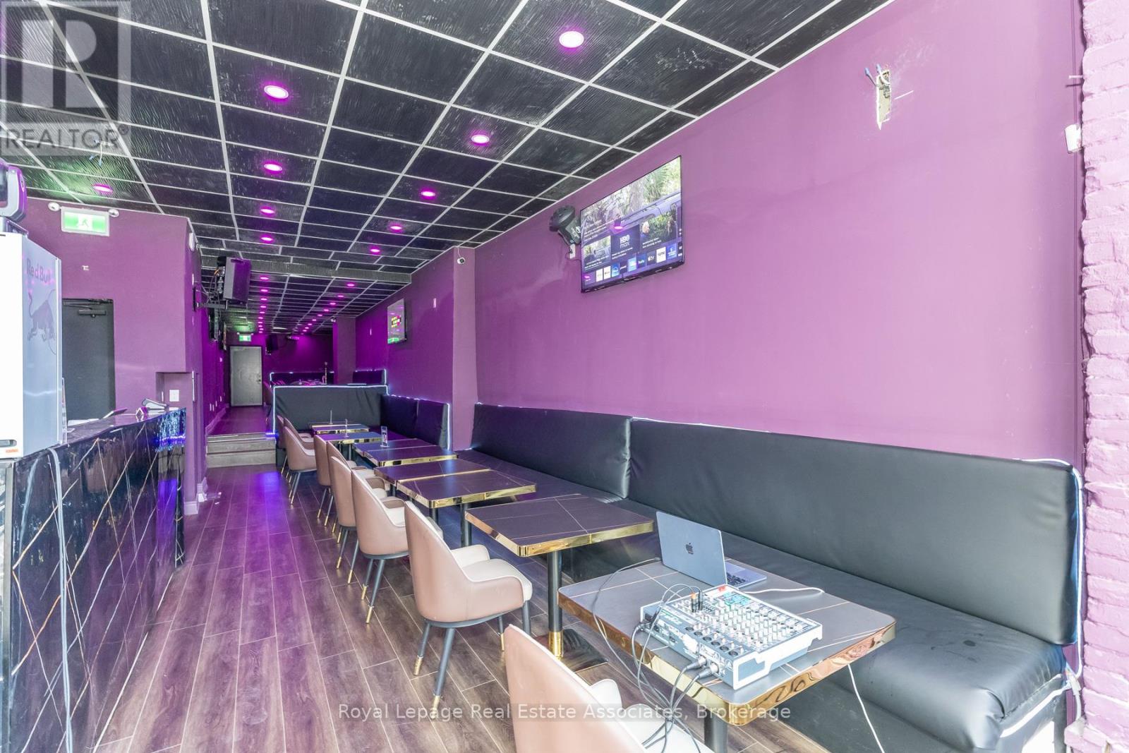 642 Bloor Street W, Toronto, Ontario  M6G 1K9 - Photo 3 - C12934902