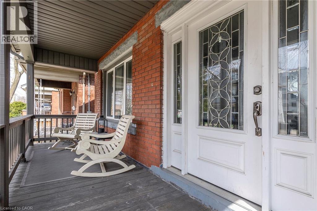 40 London Street N, Hamilton, Ontario  L8H 4B3 - Photo 3 - 40821144