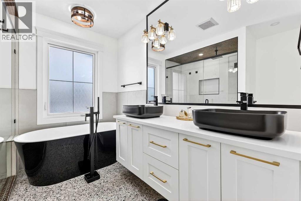 6323 Crowchild Trail SW, Calgary, Alberta  T3E 5R6 - Photo 22 - A2297839