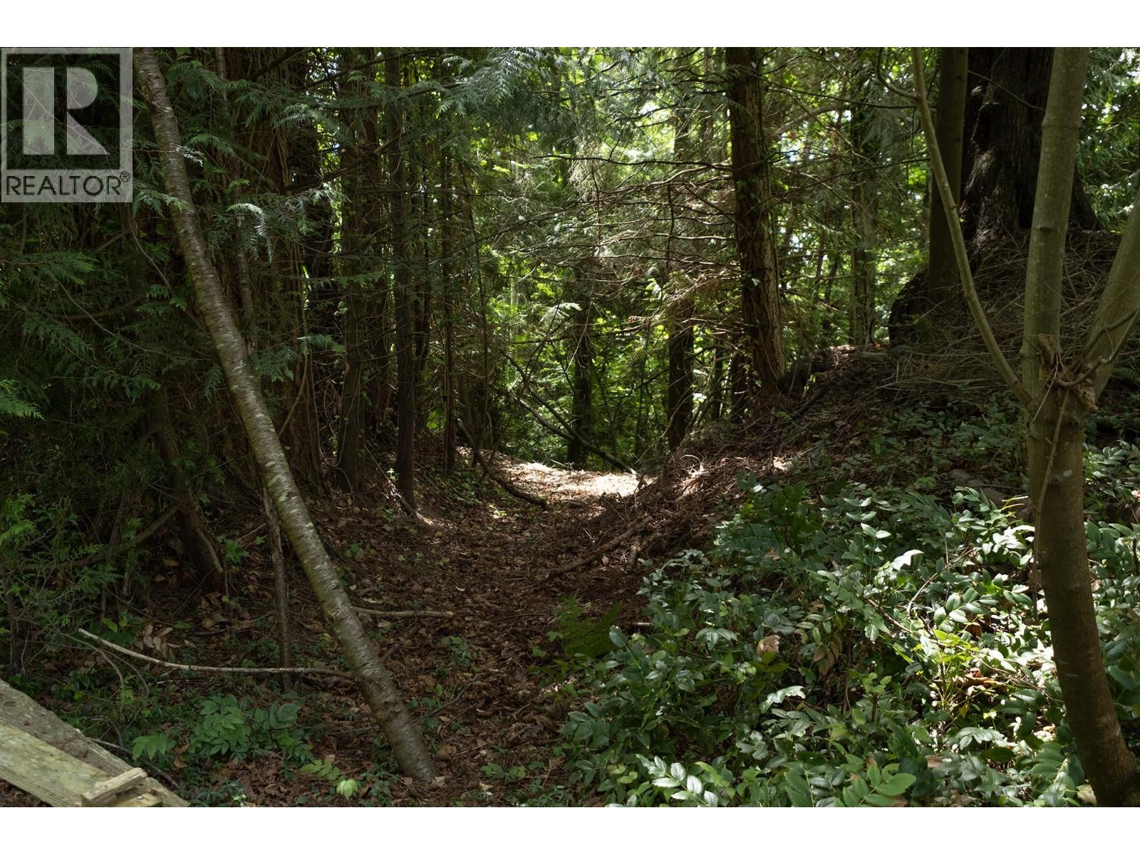 8127 Redrooffs Road, Halfmoon Bay, British Columbia  V7Z 1A7 - Photo 13 - R3112398