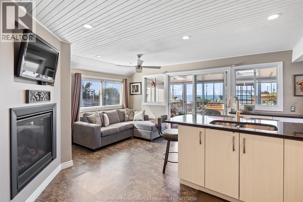 1362 Edgewater, Lakeshore, Ontario  N0R 1A0 - Photo 3 - 26008369