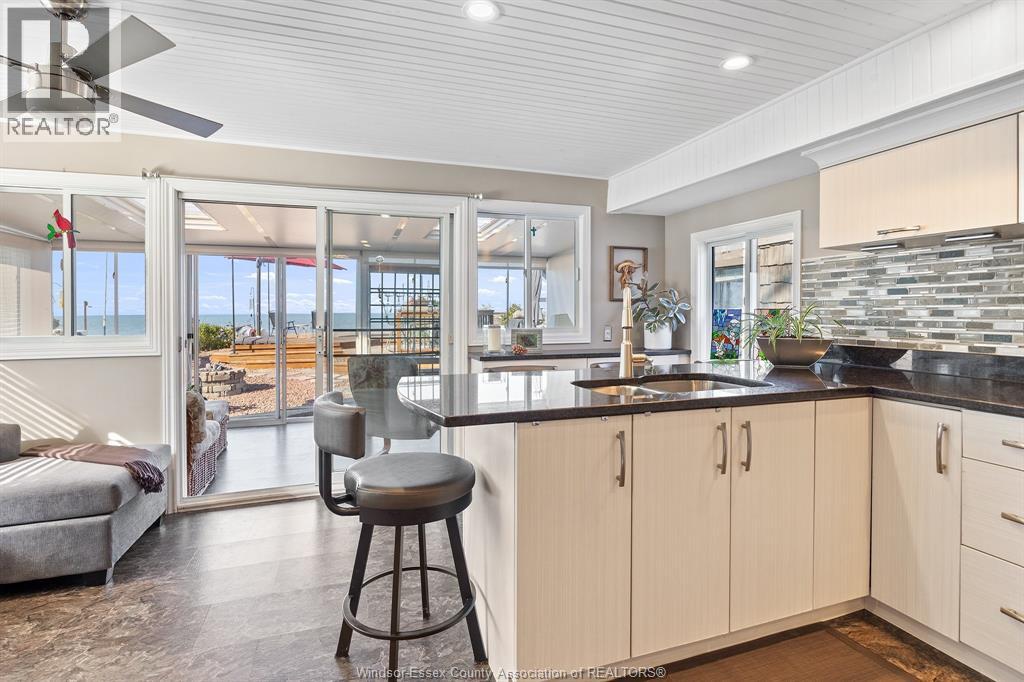 1362 Edgewater, Lakeshore, Ontario  N0R 1A0 - Photo 4 - 26008369