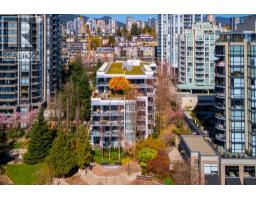 208 135 W 2ND STREET, North Vancouver, British Columbia