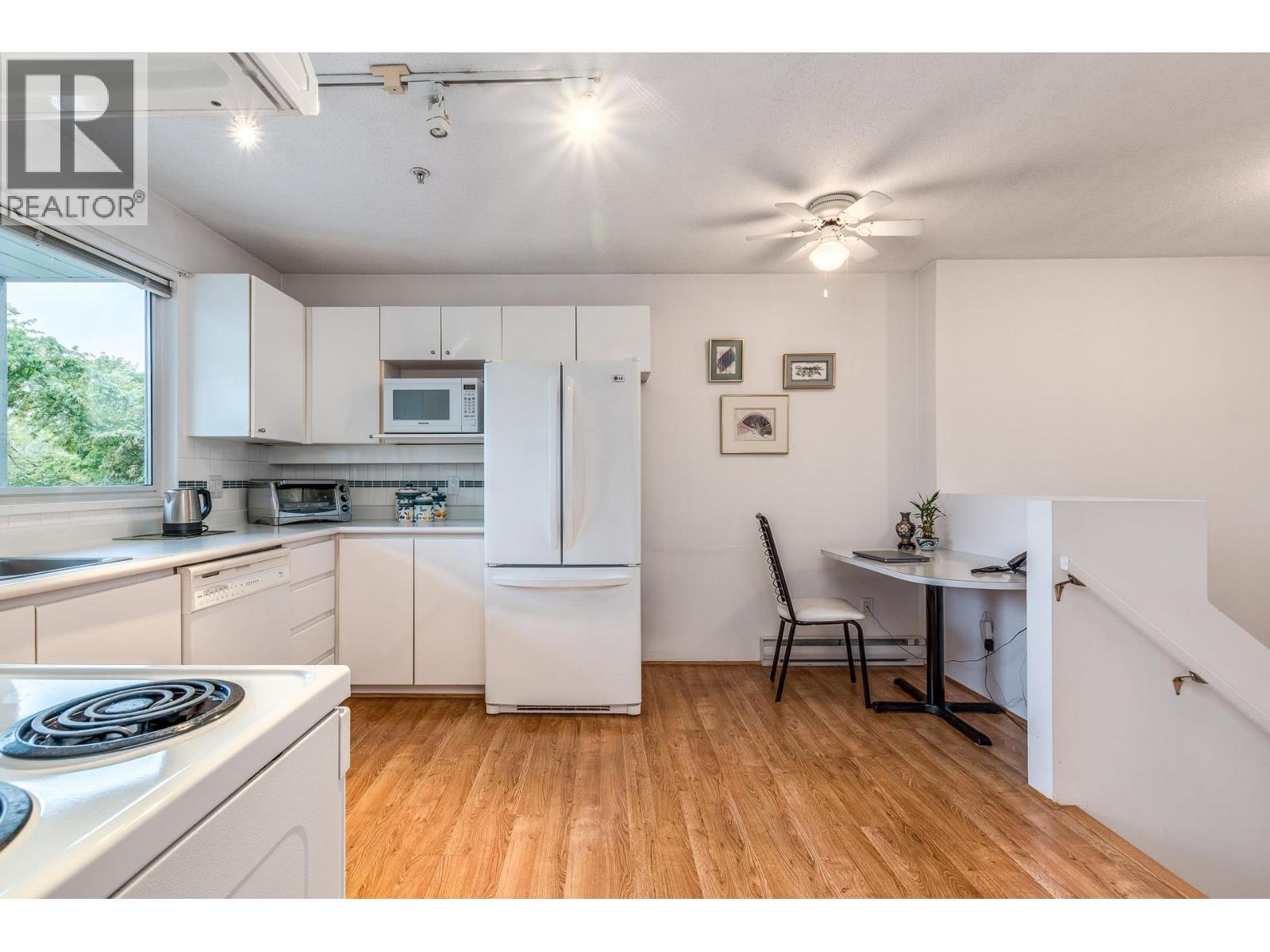 1143 O'flaherty Gate, Port Coquitlam, British Columbia  V3C 6H2 - Photo 11 - R3112424