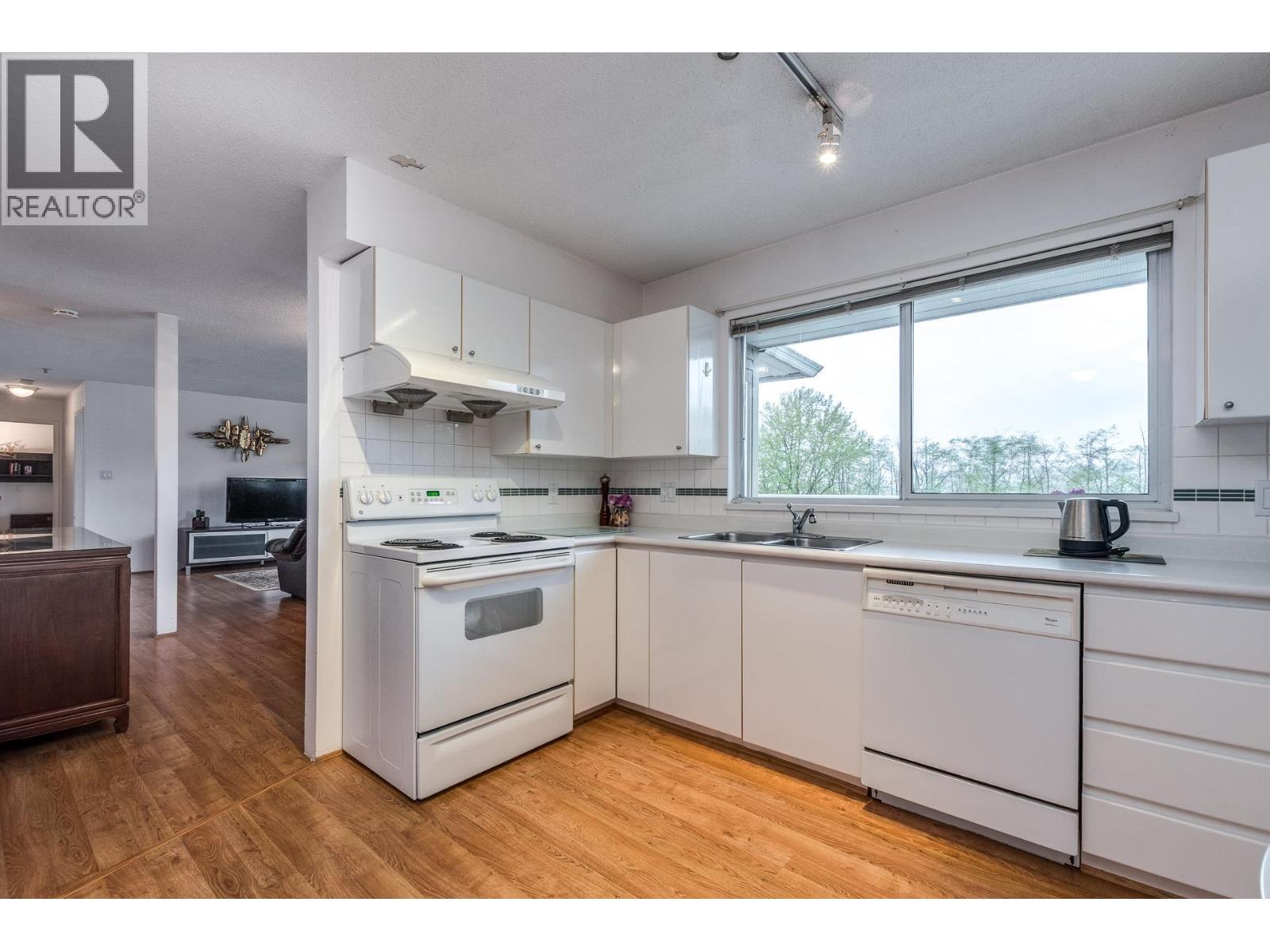 1143 O'flaherty Gate, Port Coquitlam, British Columbia  V3C 6H2 - Photo 13 - R3112424