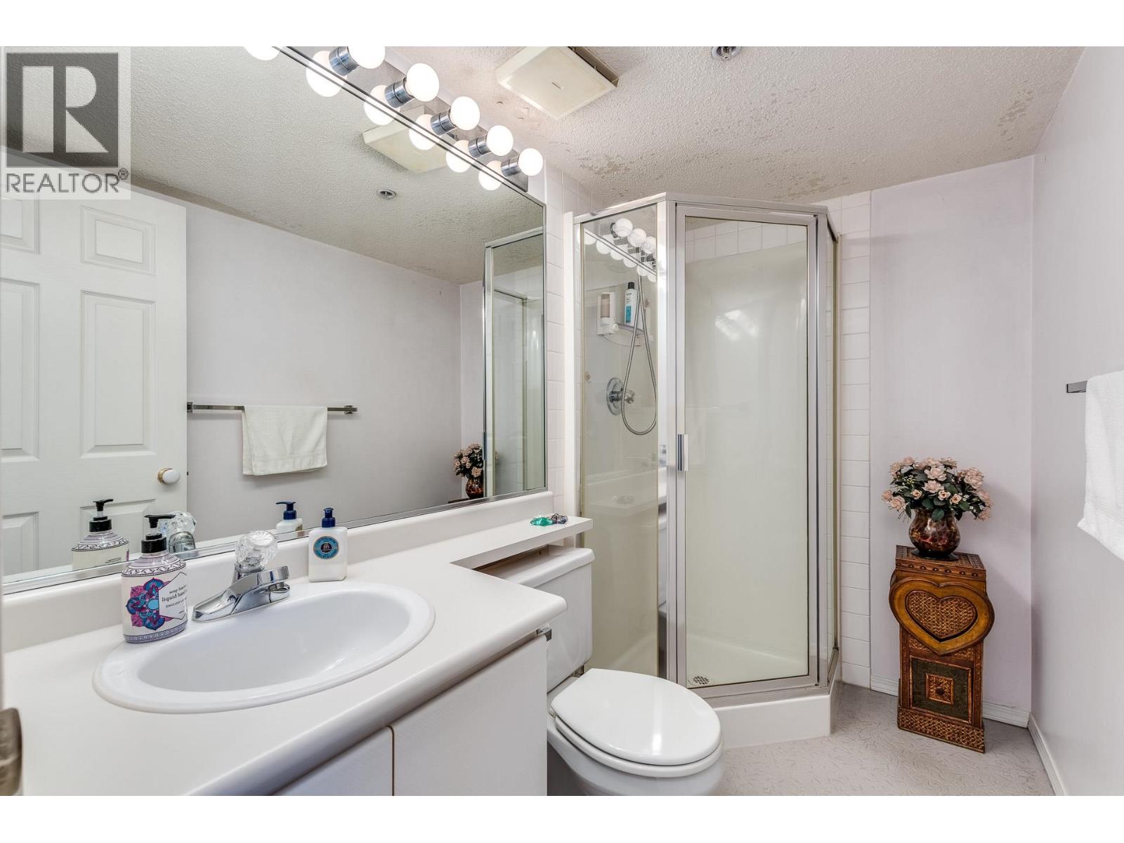 1143 O'flaherty Gate, Port Coquitlam, British Columbia  V3C 6H2 - Photo 4 - R3112424