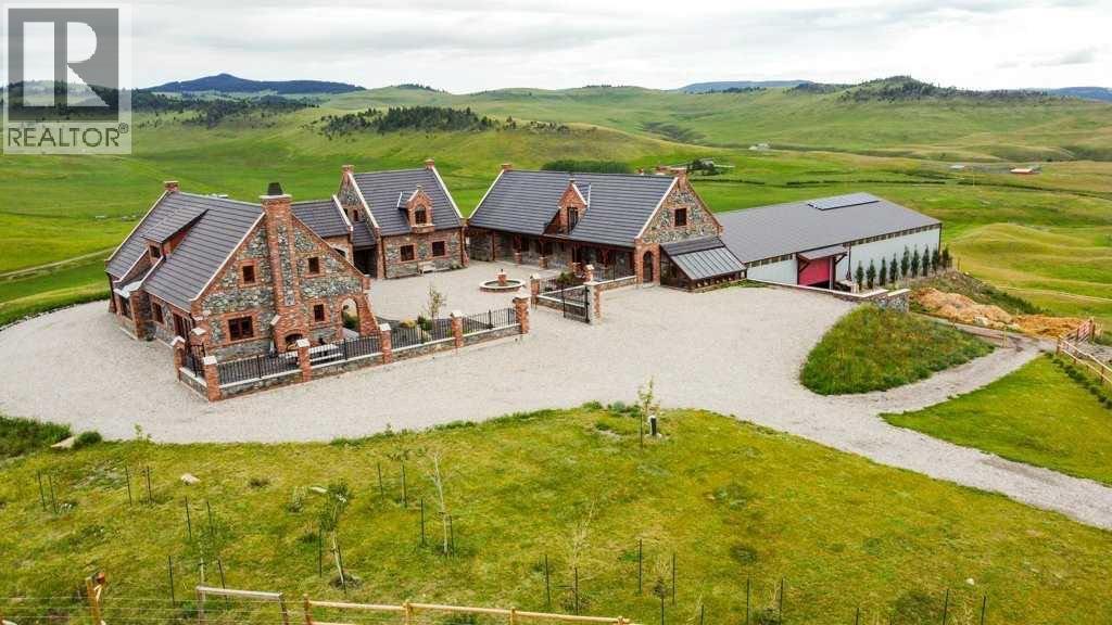 1029 Twp Rd  8-4, Cowley, Alberta  T0K 0P0 - Photo 1 - A2301703