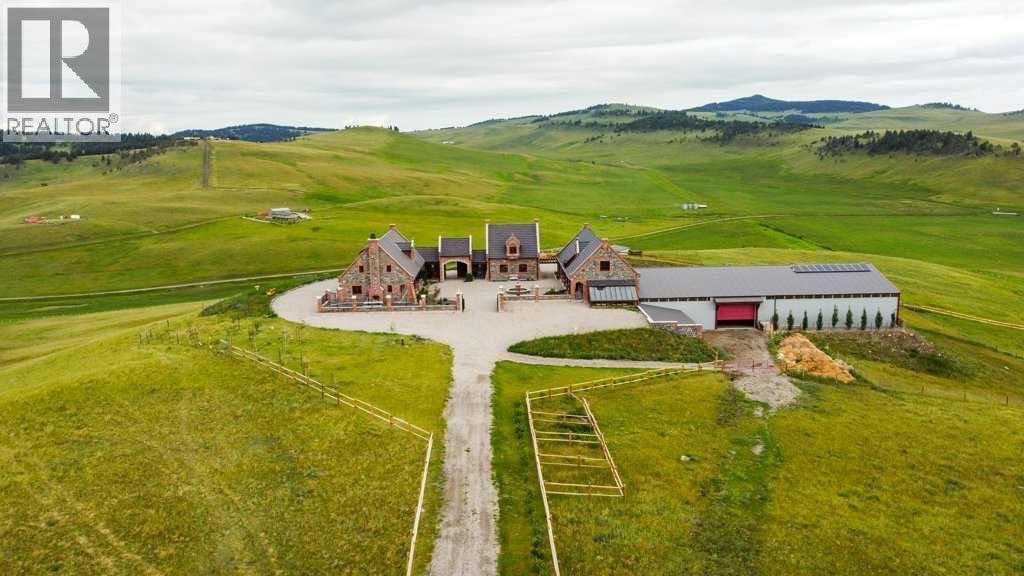 1029 Twp Rd  8-4, Cowley, Alberta  T0K 0P0 - Photo 2 - A2301703