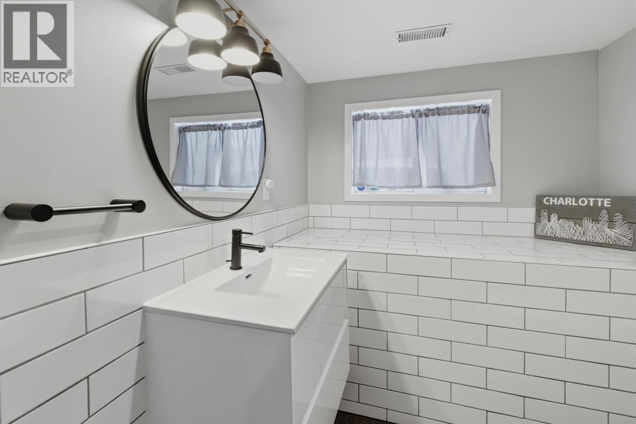 424 E Keith Road, North Vancouver, British Columbia  V7L 1V9 - Photo 31 - R3112376